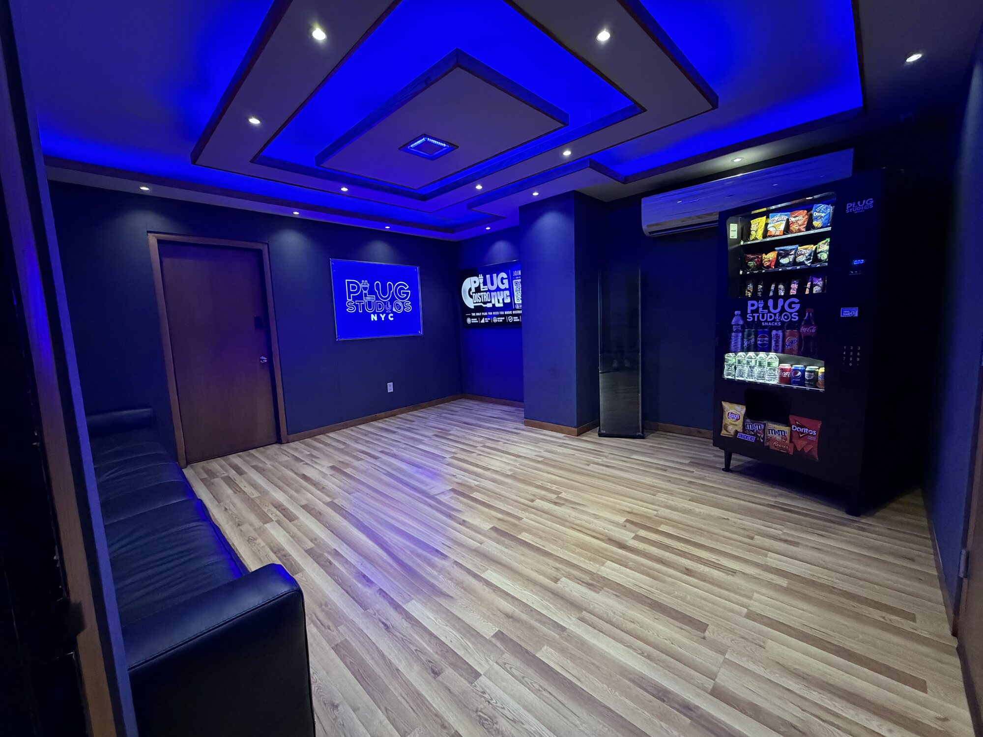 Lounge, photo 1